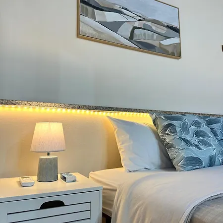 Office Della Castellina - Parcheggio Privato Monticchio (L'Aquila)