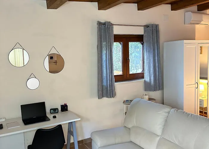 شقة Office Della Castellina - Parcheggio Privato Monticchio (L'Aquila)